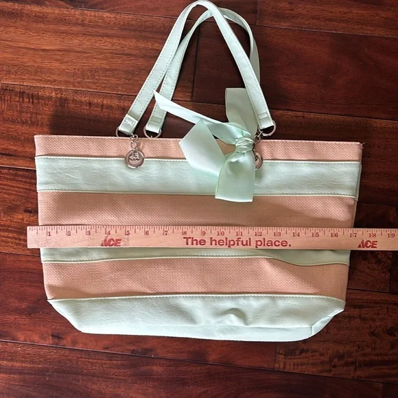 Ulta Beauty | Medium Purse Tote Beach Bag Mint & Cream Striped 7" x 9" x… - Picture 8 of 13